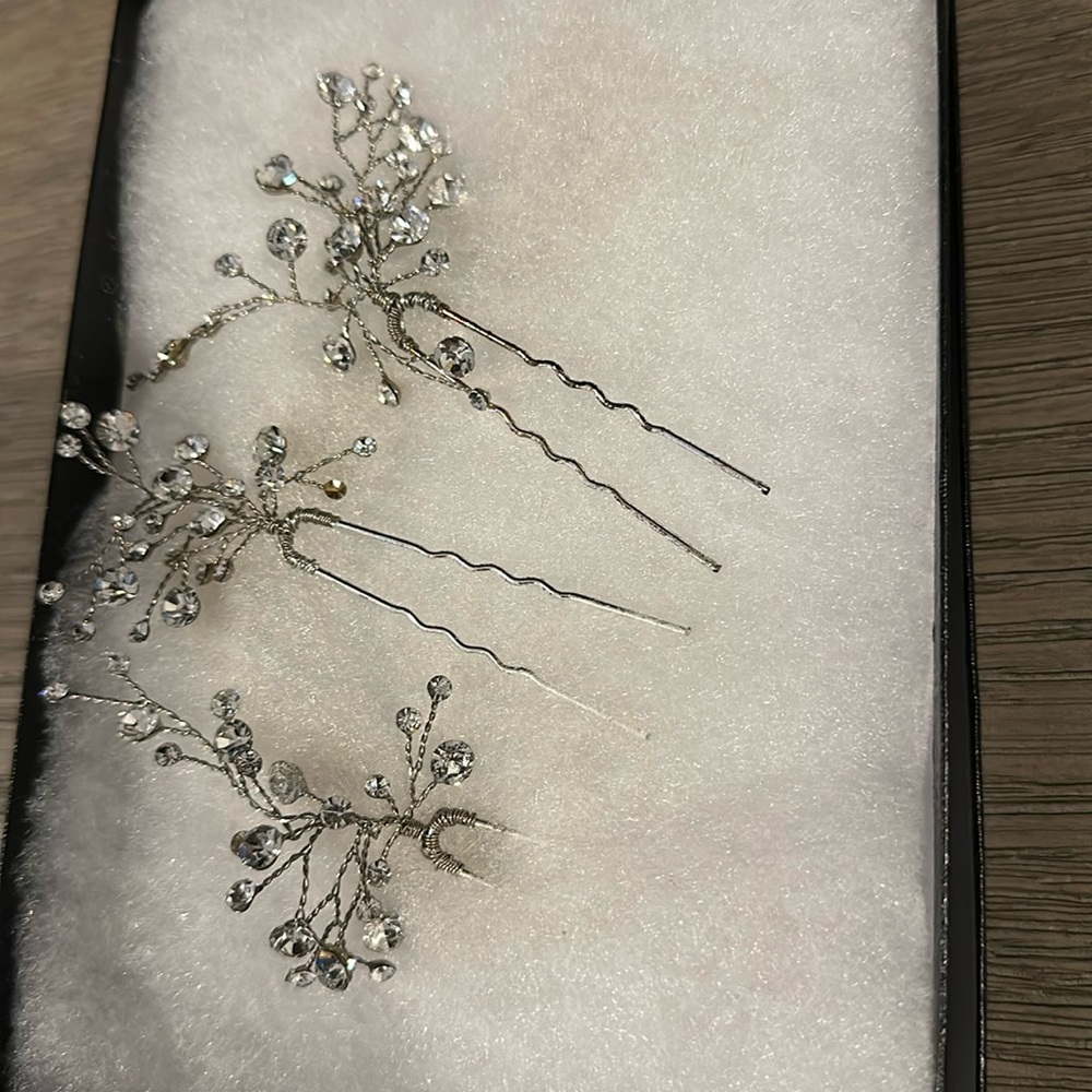 Crystal hair accessory
